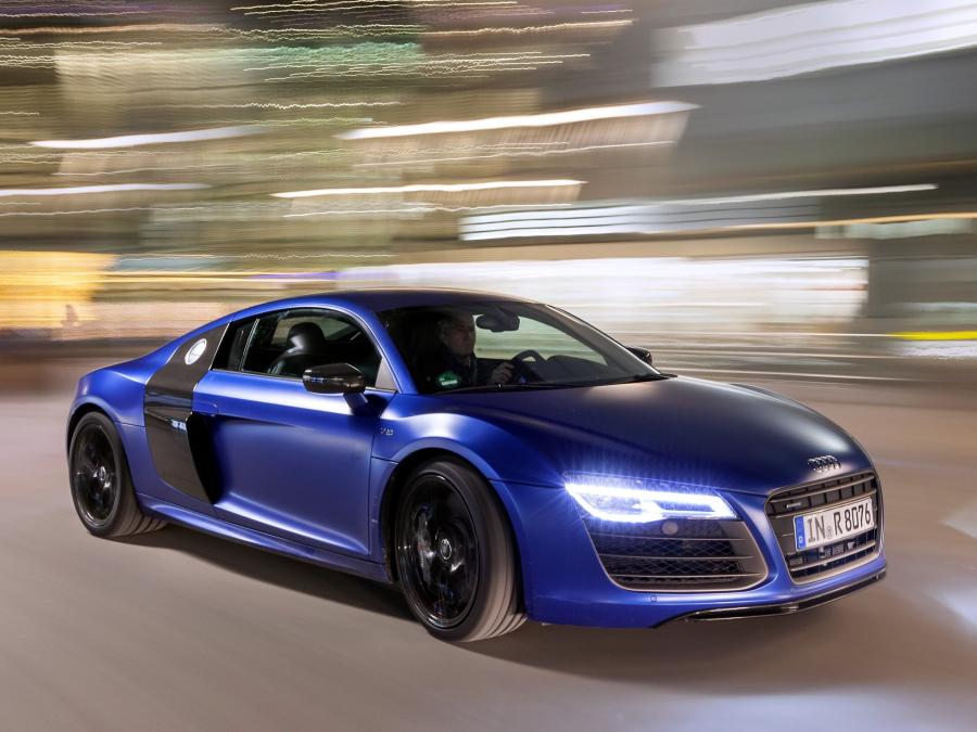  Audi R8 V10 Plus 2012 года  (WW) (фото 2 из 23)
